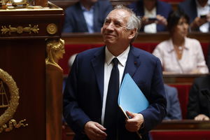 Upadł rząd we Francji 