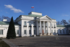 Dron nad Belwederem i siedzibami rządu. MSWiA zabiera głos