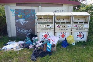 Przepełnione kontenery na odzież, czyli rosnący problem w Olsztynie