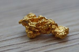Hossa metali szlachetnych trwa. Złoto, srebro, platyna i pallad biją rekordy