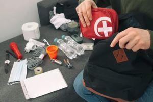 Jak rozpoznać alarm i co mieć pod ręką, żeby nie dać się zaskoczyć?