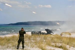 Tusk i Kosiniak-Kamysz na poligonie w Ustce – co pokażą ćwiczenia ‘Jesienny Ogień-25’?