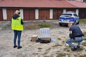 Balon z kontrabandą nad Bartoszycami. Policjantka przejęła nietypowy ładunek