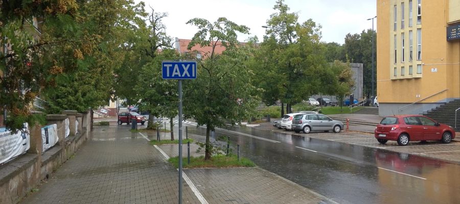 Nowy miejsce postoju taksówek przy ul. Kopernika 