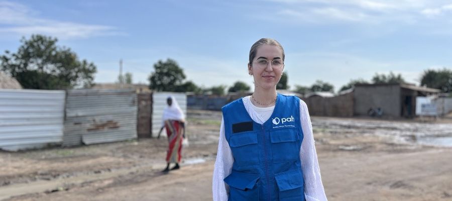 Aleksandra Czyrko pochodzi z Działdowa, a na co dzień pracuje w Polskiej Akcji Humanitarnej.