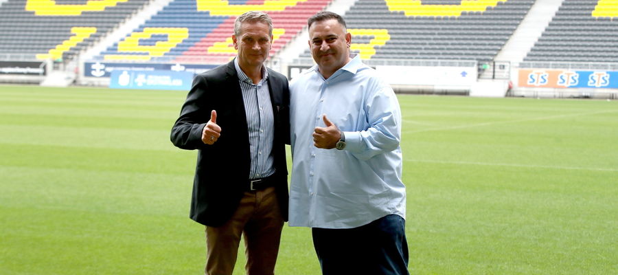 Prezes Pogoni Alex Haditaghi (z prawej) i trener Thomas Thomasberg  