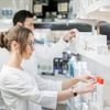 Rośliny lecznicze czy farmacja? Poznaj studia, które pomogą Ci rozwinąć karierę w branży zdrowia!