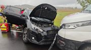 Trzy auta zderzyły się na DK16. Droga jest zablokowana
