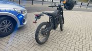 Niebezpieczna przejażdżka: nastolatka i nielegalny motorower