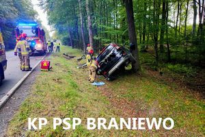 Wypadek w pobliżu Glinki. Kobieta i dziecko przewiezieni do szpitala