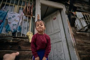 Porzucone dzieci z Nairobi. Wstrząsający reportaż z serca afrykańskich slumsów