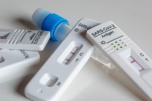 Wracają szczepienia przeciw COVID-19! Tysiące Polaków już przyjęły dawkę