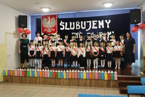 Popłyną dni pracowite… nad książką, nad zeszytem