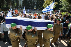 Hamas przekazał trumnę z ciałem zakładnika 