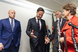 Rutte: Rosja i Ukraina powinny zatrzymać się tam, gdzie są
