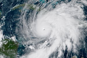 Huragan Melissa przybiera na sile