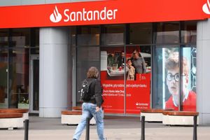Kradzież z kont klientów banku Santander. Prokuratura podaje kwotę 
