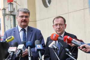 Jest akt oskarżenia przeciw Kamińskiemu i Wąsikowi