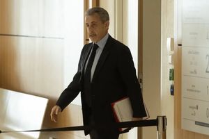 Sarkozy zaczyna odbywać karę więzienia 