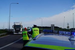 Ciężarówki pod lupą! Policjanci sprawdzali kierowców i stan pojazdów