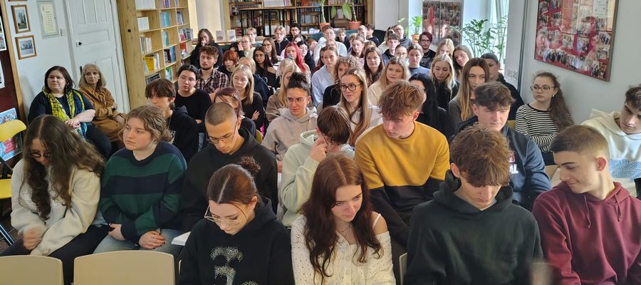 W Bibliotece Zespołu Szkół Im. C. K. Norwida obchodzony jest Międzynarodowy Miesiąc Bibliotek Szkolnych