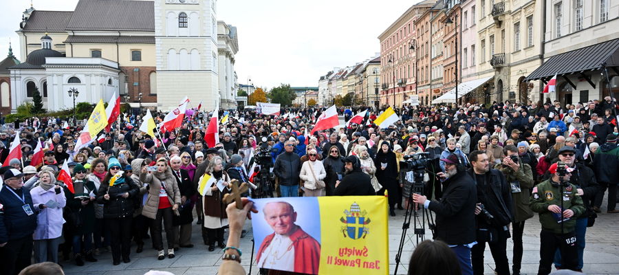Wydarzenie rozpoczęła msza św. w bazylice pw. Świętego Krzyża.