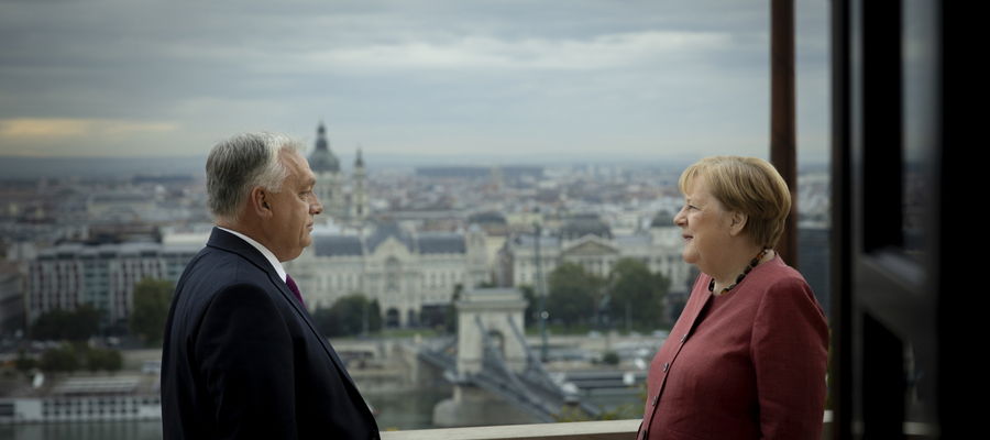 Premier Węgier Viktor Orban i była kanclerz Niemiec Angela Merkel 