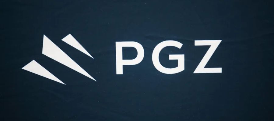 Logo Polskiej Grupy Zbrojeniowej. 