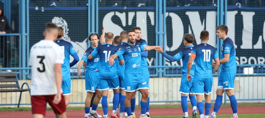 Stomil liczy na potknięcie lidera