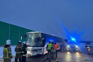 Zderzenie dwóch autokarów. 10 osób trafiło do szpitala