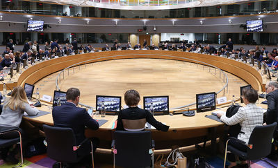 UE zapowiada czasowe zawieszenie bezcłowego importu cukru