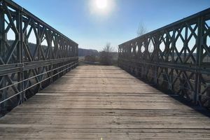 Guziki diabła, perły z uklei i widły w kościele