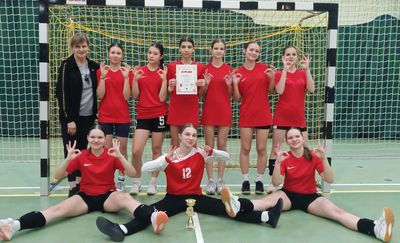 Mistrzynie powiatu z SP nr 3 w Mławie