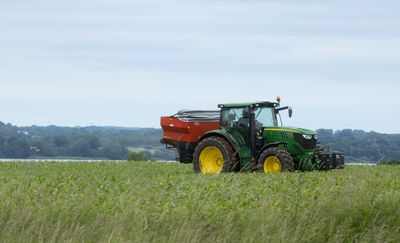  Rolnicy biją na alarm: nawozy drożeją, zboże tanieje