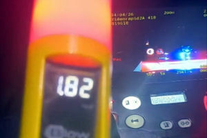 Nietrzeźwa kierująca z sądowym zakazem, zatrzymana na S7