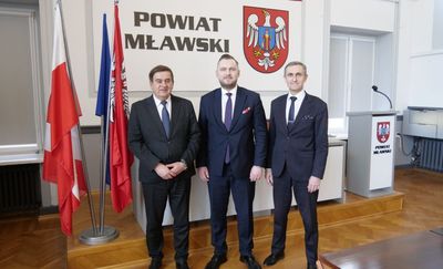 Wizyta wiceministra Konrada Wojnarowskiego w Starostwie Powiatowym w Mławie