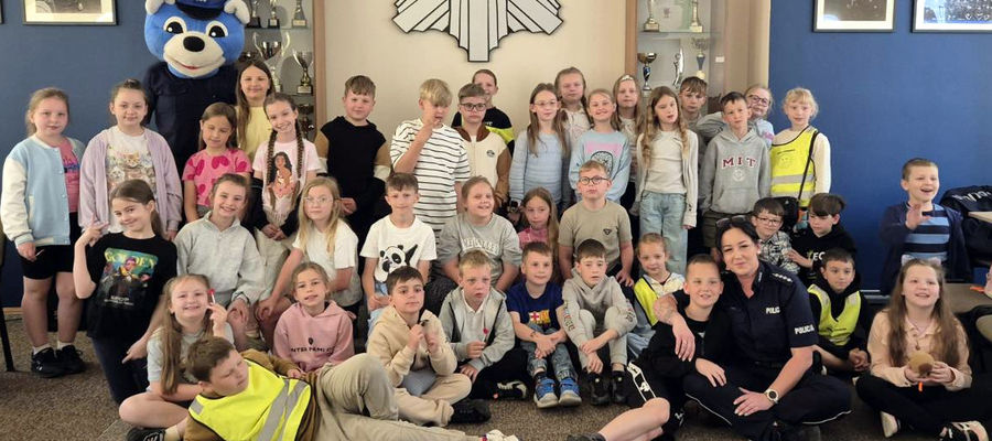 Drugoklasiści z wizytą w mławskiej komendzie