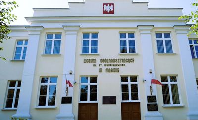 Powiat mławski pozyskał 160 tys. zł na remont łazienek w I LO w Mławie